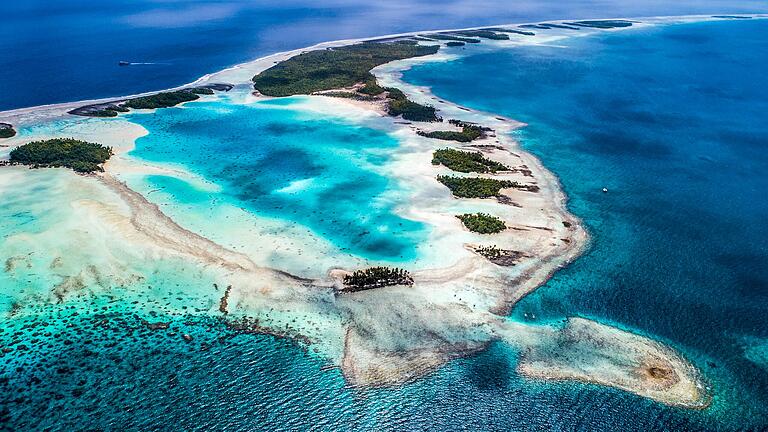 Ein Ringatoll im Südpazifik, fotografiert von Michael Martin.