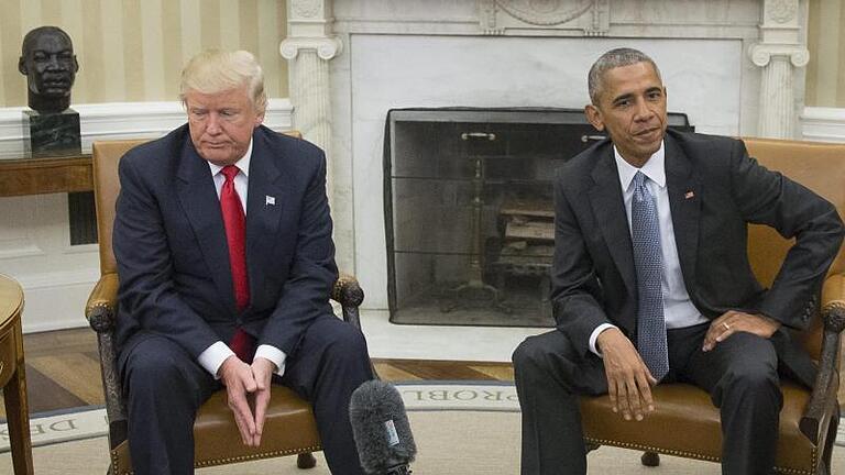 Der damalige US-Präsident Barack Obama und Donald Trump im Oval Office November 2016. Foto: Michael Reynolds       -  Grundverschiedene Männer, grundverschiedene Politiker: Donald Trump (l.) und Barack Obama waren erst vor wenigen Jahren US-Präsidenten.