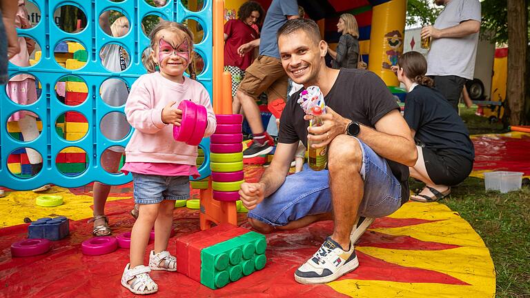 Die kleinsten Besucher kamen beim Ringparkfest ganz groß raus. Die kleinsten Besucher kamen beim Ringparkfest ganz groß raus.