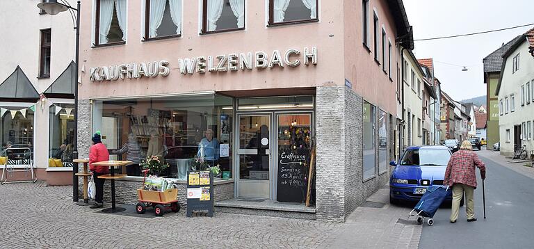 Am Samstag wurde im ehemaligen Kaufhaus Welzenbach der Dorfladen &quot;Rien-Eck - unser Laden&quot; eröffnet.