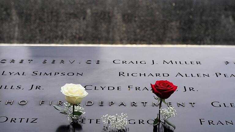 Terror vom 11. September: Justiz-Deal stößt auf Kritik - Die Gedenkstätte für die Opfer des Terros vom 11. September 2001 in New York. (Archivbild) Terror vom 11. September: Justiz-Deal stößt auf Kritik - Die Gedenkstätte für die Opfer des Terros vom 11. September 2001 in New York. (Archivbild)