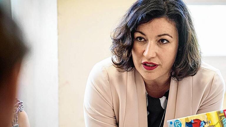Neue Käpt&apos;n Blaubär Verkehrsfibel       -  Staatssekretärin Dorothee Bär (CSU) musste sich im Fernsehen Angriffe erwehren. Das Foto entstand andernorts.