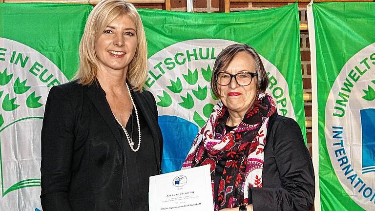 Auch Edith Degenhardt, Schulleiterin des Rhön-Gymnasiums, freute sich über die Auszeichnung für ihre Schule.