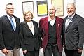 Vorstand Heiko Zehe (links) ehrte gemeinsam mit Bürgermeister Ulrich Waldsachs (rechts) für 70 Jahre Mitgliedschaft im TSV Ostheim die Mitglieder Irmgard Fischer und Helmut Gerhardt.