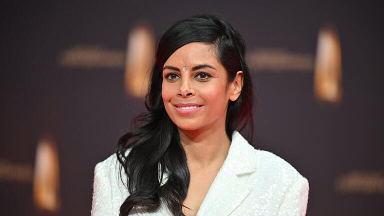 Collien Ulmen-Fernandes - Collien Ulmen-Fernandes: '„Traumschiff”-Dreharbeiten sind immer toll.' Collien Ulmen-Fernandes - Collien Ulmen-Fernandes: '„Traumschiff”-Dreharbeiten sind immer toll.'