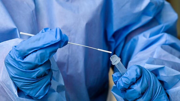 Aufgrund von Hygienemängeln hatte das Gesundheitsamt die Schließung der Teststrecke des Anbieters Lukes Erste Hilfe Kurs vor dem FitOne Würzburg, geschlossen.&nbsp;