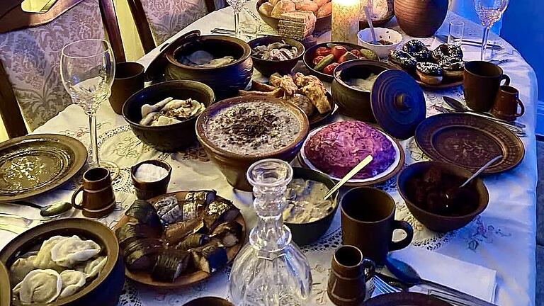 Ukrainische Weihnacht - Ein traditionelles Weihnachtsessen mit ukrainischen Fastenspeisen. Ukrainische Weihnacht - Ein traditionelles Weihnachtsessen mit ukrainischen Fastenspeisen.