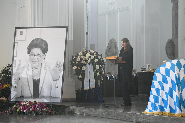Claudia Stamm hielt 2022 bei der Trauerfeier für Barbara Stamm im Würzburger Dom eine Rede. Claudia Stamm hielt 2022 bei der Trauerfeier für Barbara Stamm im Würzburger Dom eine Rede. 