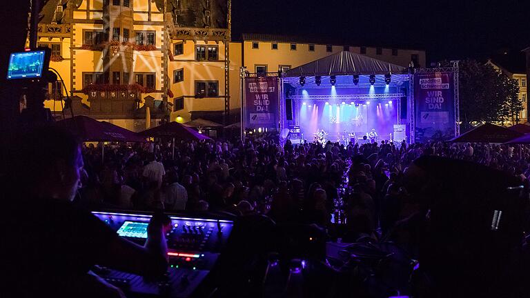Menschen dicht an dicht gedrängt beim Schweinfurter Stadtfest 2019. In diesem Jahr wird es wegen der Corona-Pandemie die Veranstaltung nicht geben – wie viele andere. Menschen dicht an dicht gedrängt beim Schweinfurter Stadtfest 2019. In diesem Jahr wird es wegen der Corona-Pandemie die Veranstaltung nicht geben – wie viele andere.