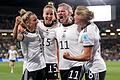 Mit Leidenschaft für den Sport: Alexandra Popp (Nummer 11) bejubelt beim EM-Halbfinalspiel Deutschland gegen Frankreich ihr Tor zum 2:1 mit ihren Teamkolleginnen (von links) Svenja Huth, Giulia Gwinn und Sydney Lohmann.
