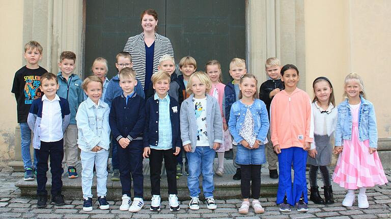 19 Schülerinnen und Schüler besuchen die Klasse 1a der Grundschule Kolitzheim, die in der Schule in Zeilitzheim unterrichtet werden. Die Klassenleitung hat Barbara Jäger (im Bild).