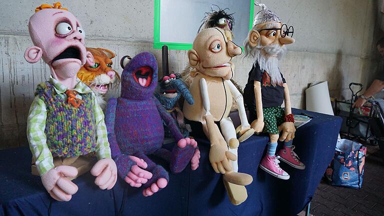 Einige Exemplare von Norman Schneiders Puppen. Einige Exemplare von Norman Schneiders Puppen.
