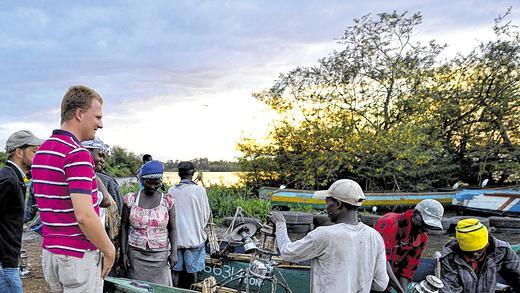 Hilfe zur Selbsthilfe &ndash; das ist das Credo der Entwicklungszusammenarbeit. In Kenia unterstützen Entwicklungshelfer beispielsweise die Einheimischen bei der Verarbeitung und Vermarktung der Fische.