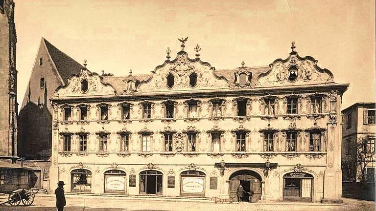 Das gab es früher schon mal: Das Falkenhaus mit zwei Eingängen in der Fassade. Das gab es früher schon mal: Das Falkenhaus mit zwei Eingängen in der Fassade.