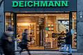 Deichmann Logo       -  Der Schuhhändler Deichmann interessiert sich für die Schuh-Markenrechte von Esprit. (Archivbild)