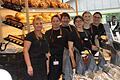 Die Bäckereifachverkäuferinnen hatten zur Eröffnung der Bäckerei Pappert in Mellrichstadt viel zu tun.