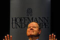 Zufriedener Autor: Peer Steinbrück bei der Vorstellung seines Buches &bdquo;Zug um Zug&ldquo; im Oktober 2011.