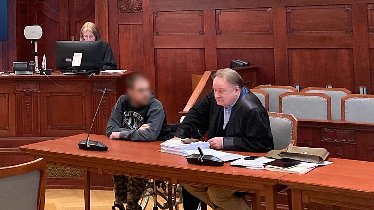 Beginn Prozess wegen Mordes in einer Wohngemeinschaft       -  Zu den Vorwürfen wollte der Angeklagte zum Prozessauftakt vor dem Landgericht Bayreuth keine Angaben machen.