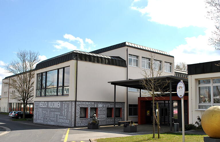 Der Schein trügt: Hinter den Kulissen des ruhigen Bad Königshöfer Gymnasiums wird fleißig gearbeitet.