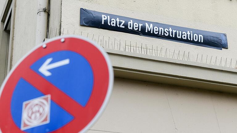 Ebenfalls kurzzeitig umbenannt: Aus dem Kardinal-Faulhaber-Platz wurde der 'Platz der Menstruation'.