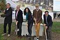 Sie gaben mit dem Spatenstich den offiziellen Startschuss zum Solarpark bei Bundorf (von links):&nbsp; Bürgermeister Hubert Endres, Landtagsabgeordneter Steffen Vogel, Elke Hanel von MaxSolar, Christian Freiherr Truchseß von Wetzhausen und Pascal Lang von Egis.