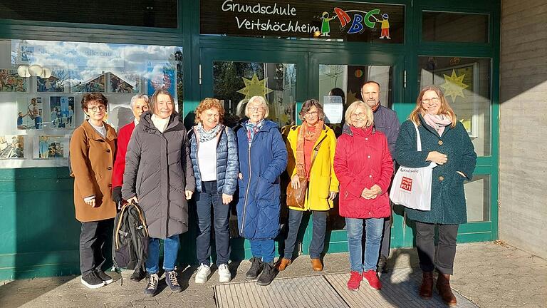 Engagierte Helferinnen und Helfer der Nachbarschaftshilfe Veitshöchheim trafen sich in der Eichendorffschule.