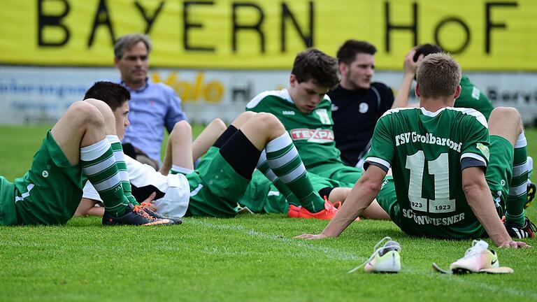 Schade, schade. Der TSV Großbardorf hat die Meisterschaft in der Bayernliga Nord verpasst. Das 0:0 bei der SpVgg Bayern Hof war zu wenig für den Titel. Der geht nach Seligenporten.