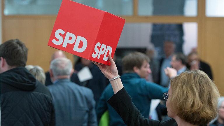 Mitgliederbefragung zu SPD-Landesvorsitz endet       -  Am Donnerstag endete die SPD-Mitgliederbefragung zur Nachfolge des SPD-Landesvorsitzenden Florian Pronold. Das Foto entstand bei der Vorstellungskonferenz in Nürnberg.