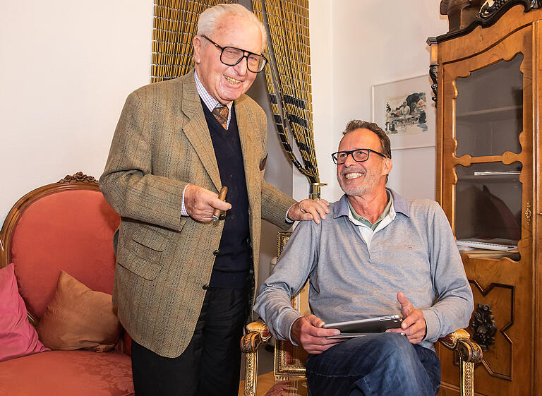 Zwei, die sich lange kennen: Altoberbürgermeister Klaus Zeitler zusammen mit Autor Herbert Kriener, der ihn als früherer Leiter der Main-Post-Stadtredaktion viele Jahre auf seinem politischen Weg begleitet hat.