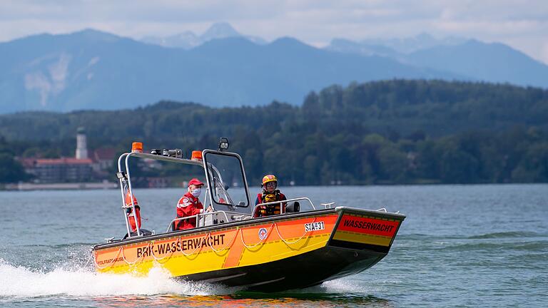 Wasserwacht in Bayern       -  Die Wasserwacht wird am Sonntag zu einem Einsatz am Starnberger See gerufen. (Symbolbild)