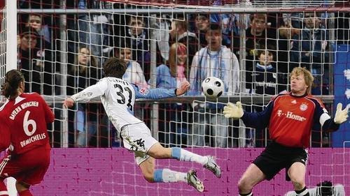Mit diesem Flugkopfball erzielte der Karlstadter Manuel Duhnke das 1:1 für den TSV 1860 München gegen den FC Bayern. Sprungbrett für Duhnke war die Jugend des FC 05 Schweinfurt. Mit diesem Flugkopfball erzielte der Karlstadter Manuel Duhnke das 1:1 für den TSV 1860 München gegen den FC Bayern. Sprungbrett für Duhnke war die Jugend des FC 05 Schweinfurt.