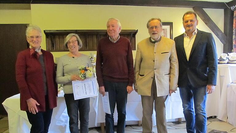 Ehrungen beim Spessartverein Lohr mit (von rechts) Richard Mehler, Karl Anderlohr, Tino Dettenrieder, Anneliese Rüb und Hiltrud Hippeli.