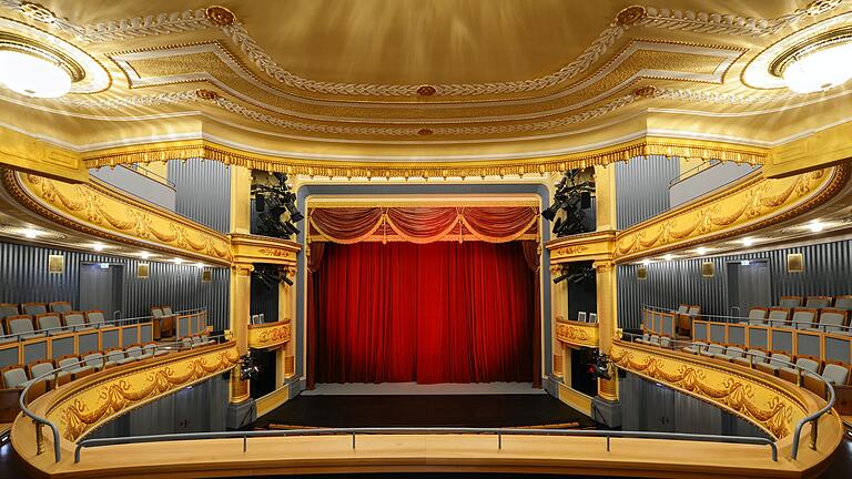 Blick in den Innenraum des Großen Hauses des Staatstheaters Meiningen. Blick in den Innenraum des Großen Hauses des Staatstheaters Meiningen.