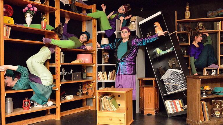 Das Foto zeigt den TheaterJugendClub des Theaters Schloss Maßbach (Foto: Sebastian Worch)       -  Das Foto zeigt den TheaterJugendClub des Theaters Schloss Maßbach (Foto: Sebastian Worch)