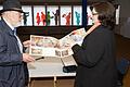 Sepp Halbritter und Adina Rösch besprechen die Hängung der großformatigen Götterwelt-Bilder. Foto: Arkadius Guzy       -  Sepp Halbritter und Adina Rösch besprechen die Hängung der großformatigen Götterwelt-Bilder. Foto: Arkadius Guzy