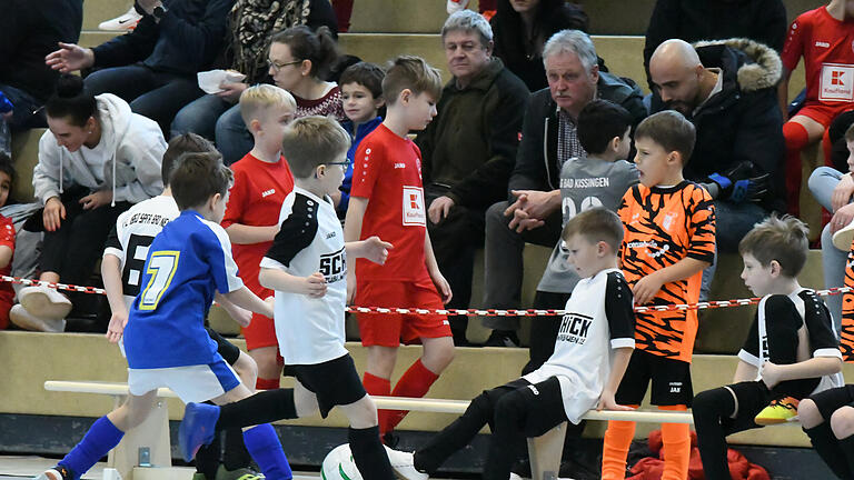 Dreikönigsturnier Reiterswiesen       -  Impressionen vom Dreikönigsturnier des TSV Reiterswiesen in der Bad Kissinger Bayernhalle.