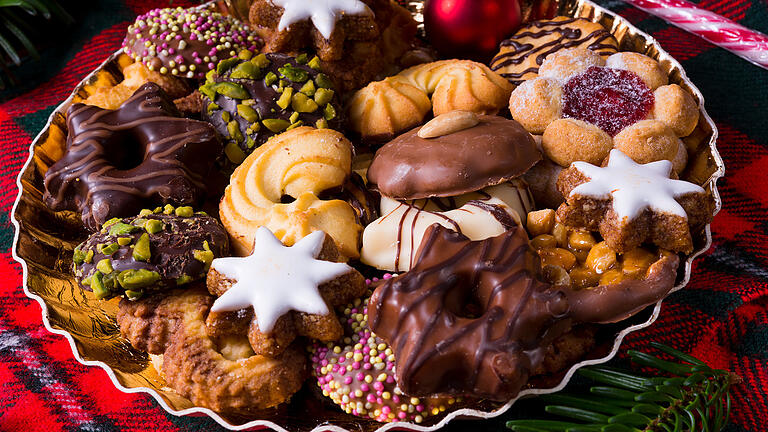 fresh and tasty Christmas cookies       -  Plätzchen gehören zur Weihnachtszeit. Einige Rezepte sind auch in Franken beliebt.