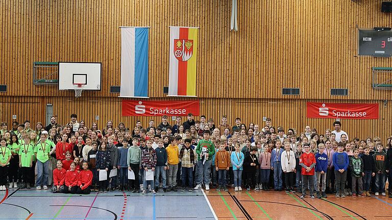 Der Landkreis Main-Spessart zeichnete 179 erfolgreiche Schulsportlerinnen und -sportler aus.