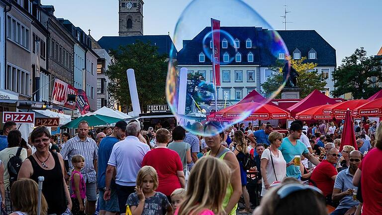 Wer wird das nächste Stadtfest organisieren? Die Werbegemeinschaft Schweinfurt erleben entscheidet im September über die beiden vorliegenden Bewerbungen.