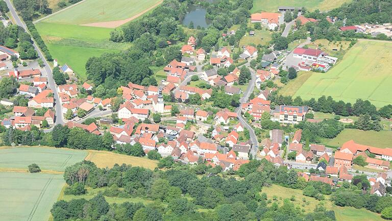 Sämtliche Ortsteile des gesuchten Dorfes liegen unmittelbar an der ehemaligen innerdeutschen Grenze.