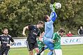 Zur sicheren Beute für den Sander Keeper Stefan Klemm wird diese Steinbacher Flanke. Besart Isufi (links) kommt nicht heran, Sands Patrick Krienes geht lieber in Deckung.