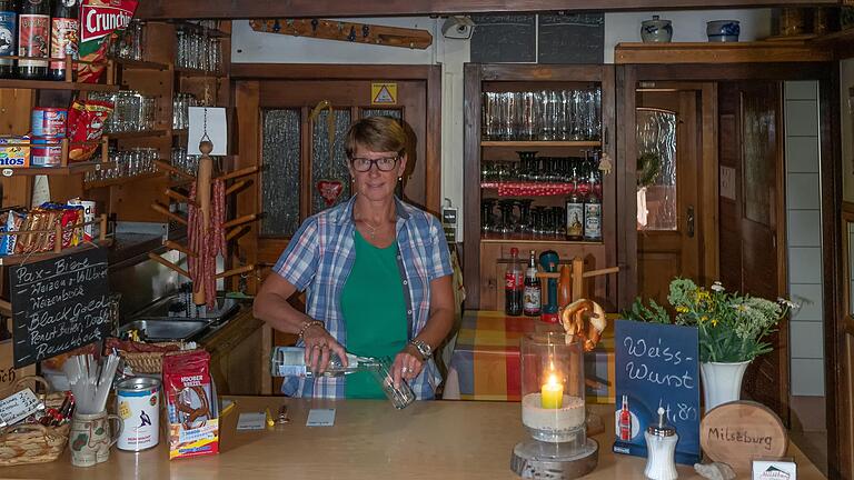 Schluss: Am 28. Oktober wird Patrizia Kümpel zum letzten Mal hinter dem Tresen stehen. Danach wird die Milseburghütte geschlossen und abgerissen.