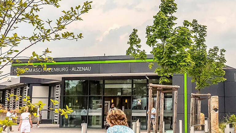 Das Klinikum Aschaffenburg-Alzenau machte im vergangenen Jahr 14,8 Millionen Euro Verlust. Ausgeglichen wird das Defizit durch den Träger, die Stadt und den Landkreis Aschaffenburg. Das Klinikum Aschaffenburg-Alzenau machte im vergangenen Jahr 14,8 Millionen Euro Verlust. Ausgeglichen wird das Defizit durch den Träger, die Stadt und den Landkreis Aschaffenburg.