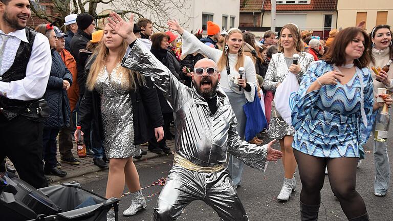 Extra aus Pflochsbach war die Popgruppe Abba nach Wombach gekommen. Extra aus Pflochsbach war die Popgruppe Abba nach Wombach gekommen.