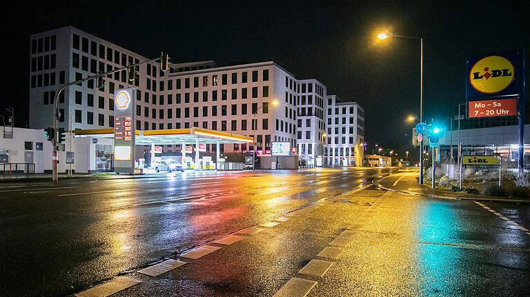 Weniger Verkehr - hier in der Schweinfurter Straße in Würzburg: Deutschland hat dank der Corona-Maßnahmen sein Klimaziel für 2020 übererfüllt.&nbsp;