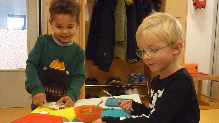 Gesundes Frühstück und Parcour für die Sinne im Kindergarten