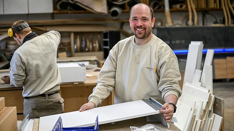 Dem Handwerk fehlen Lehrlinge: Kreishandwerksmeister Thomas Heußlein aus Billingshausen (Lkr. Main-Spessart) erläutert die Folgen des Nachwuchsproblems.