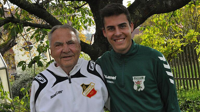 Trainerdino Ralf Leifer mit Enkel Jan Leifer.