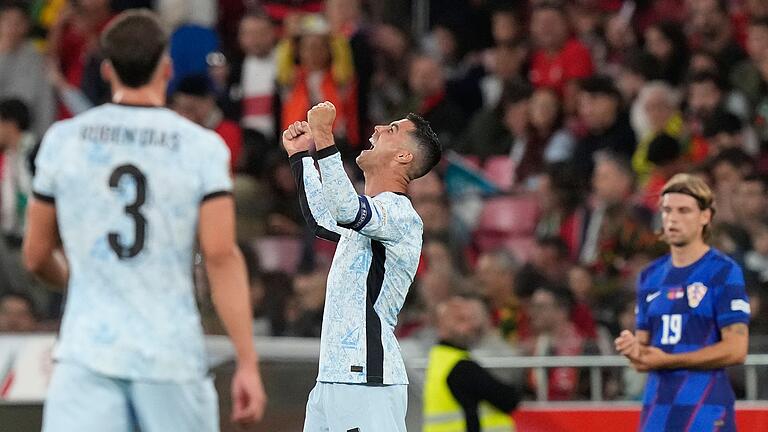 Portugal - Kroatien       -  Cristiano Ronaldo nach dem 900. Tor seiner Karriere