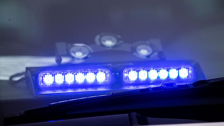 Blaulicht.jpeg       -  Bei einem Messerangriff in einem Jugendheim in Polen wurde eine 16-Jährige getötet.